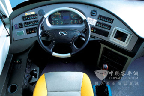 金龙客车租赁包车()57+1+1